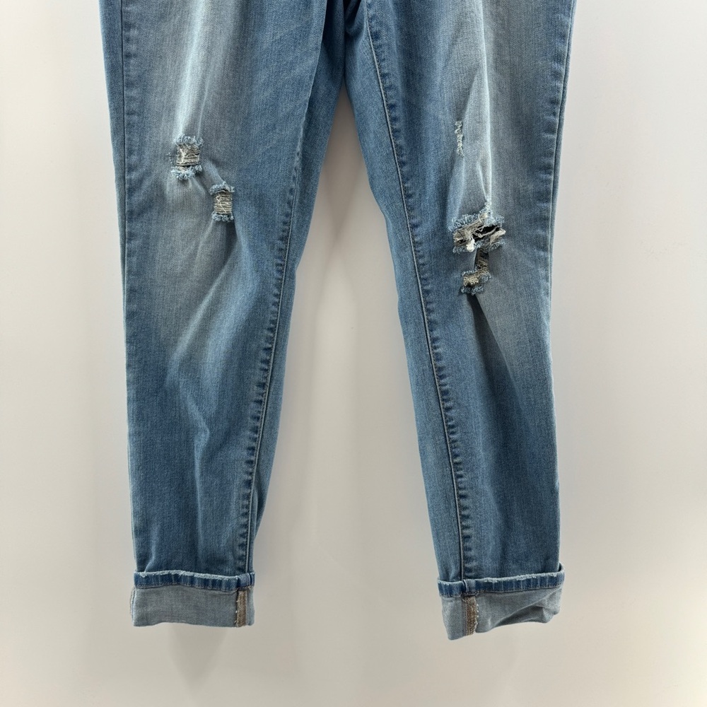 Universal Thread Medium Wash Distressed Mid-Rise … - image 4